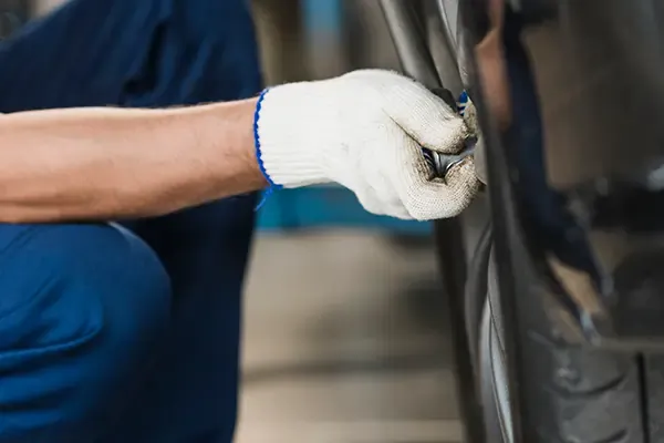 modern-automobile-mechanic-composition.webp